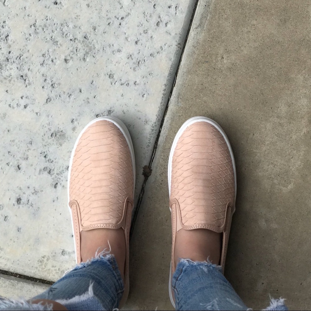 SIZE CLEARANCE‼️Peyton Slip on Sneakers-Salmon - Picture 6 of 7